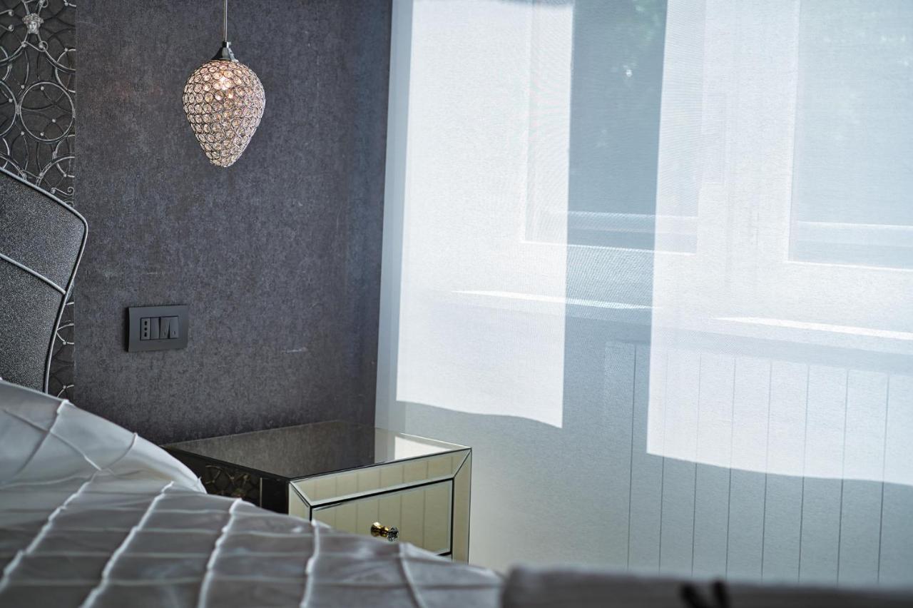 Distinto Suite & Rooms Lecce Exteriör bild