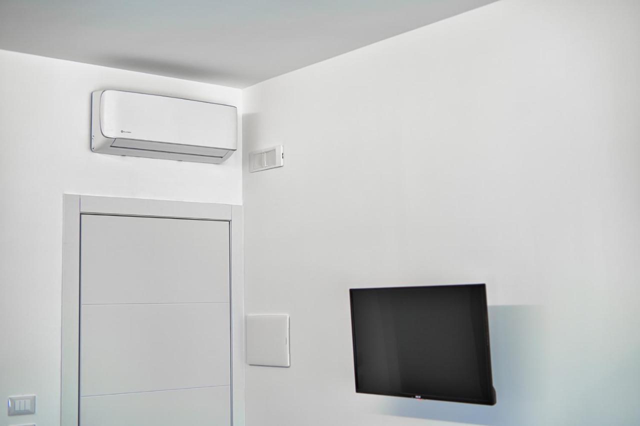 Distinto Suite & Rooms Lecce Exteriör bild