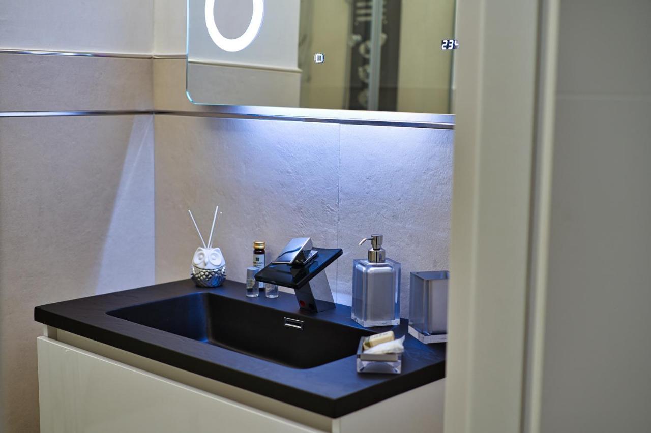 Distinto Suite & Rooms Lecce Exteriör bild