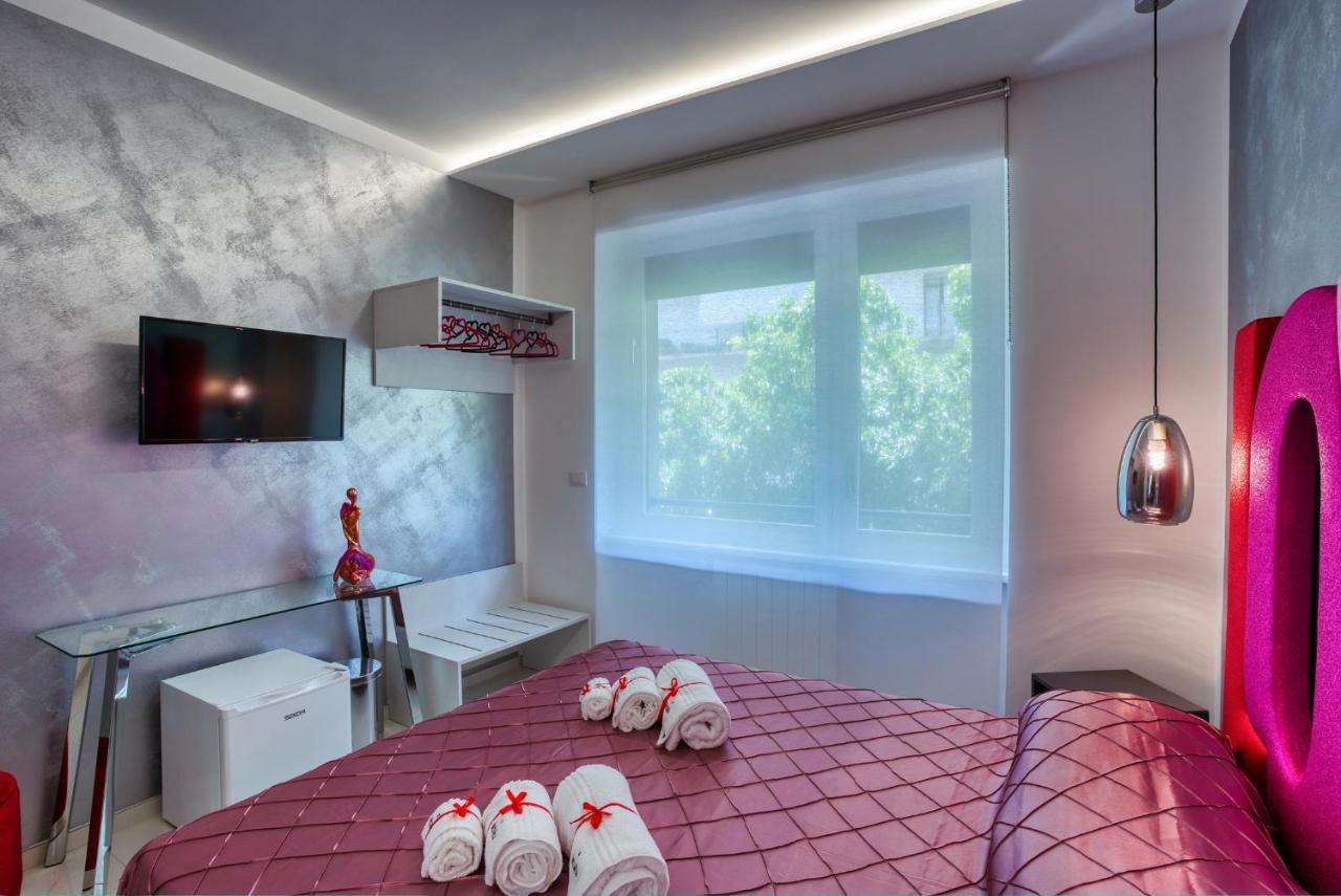 Distinto Suite & Rooms Lecce Exteriör bild
