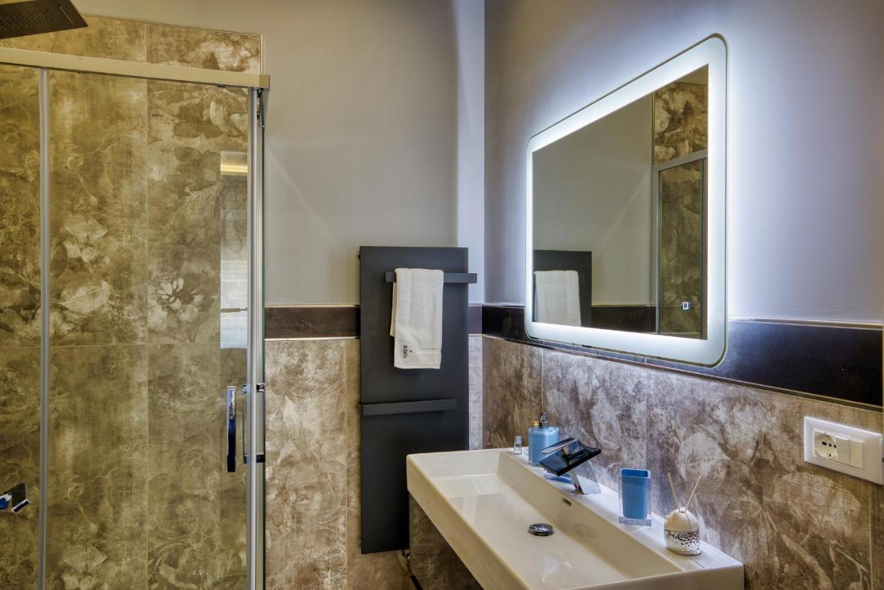 Distinto Suite & Rooms Lecce Exteriör bild
