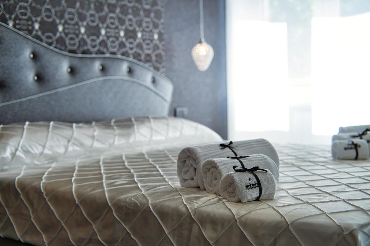 Distinto Suite & Rooms Lecce Exteriör bild