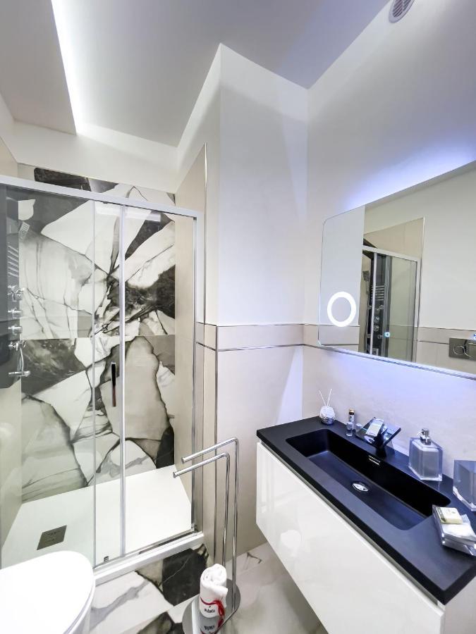 Distinto Suite & Rooms Lecce Exteriör bild