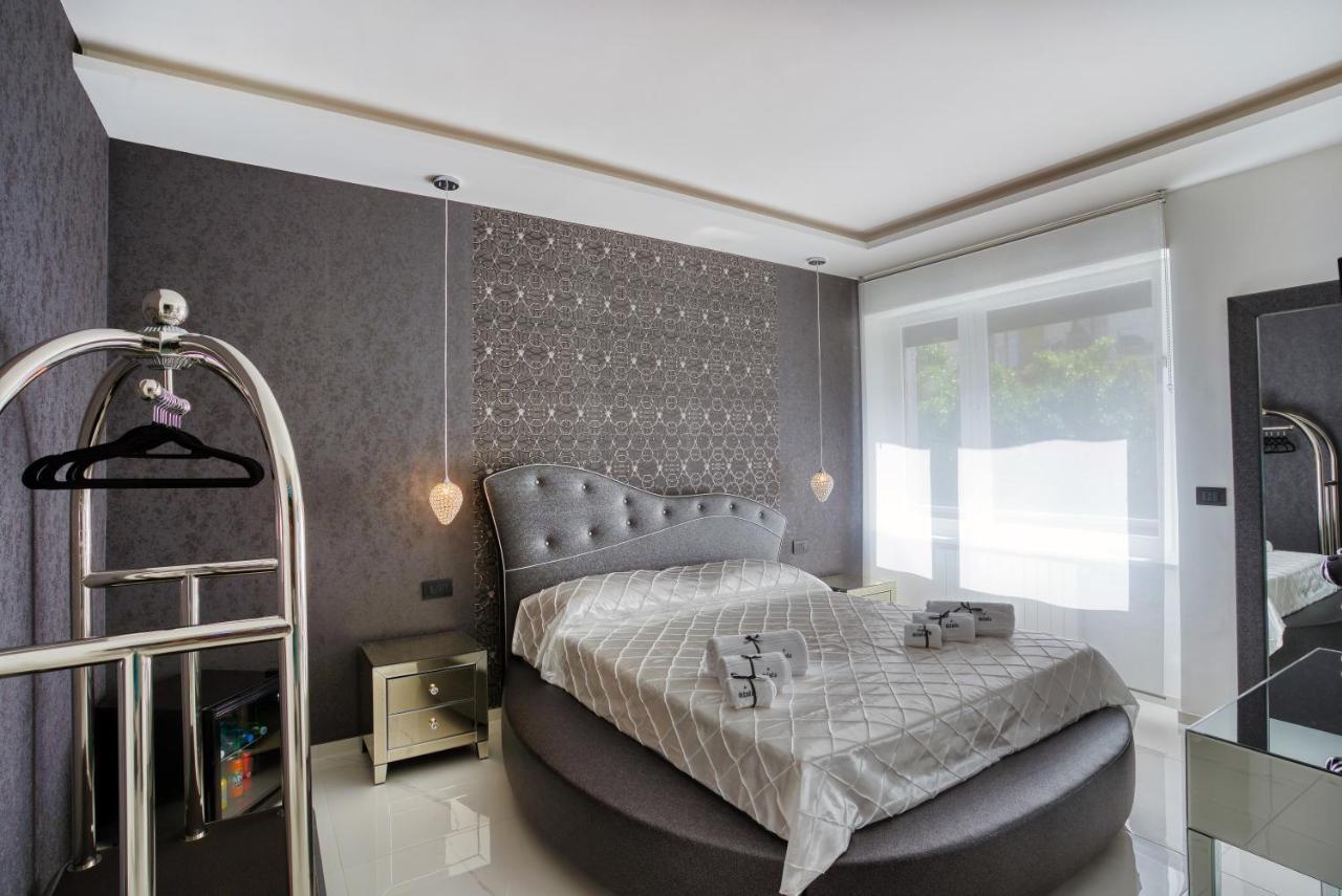 Distinto Suite & Rooms Lecce Exteriör bild