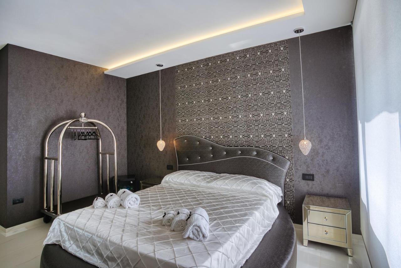 Distinto Suite & Rooms Lecce Exteriör bild