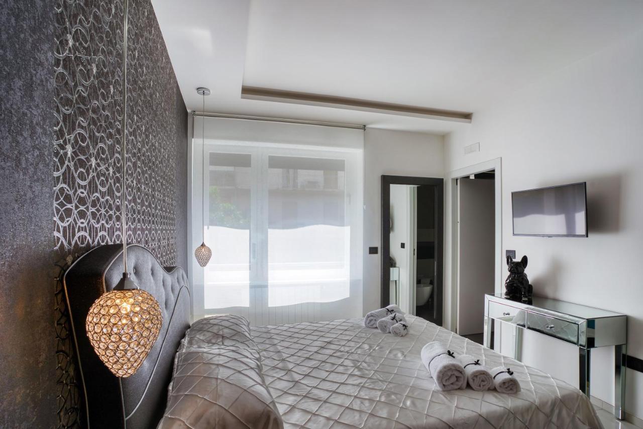 Distinto Suite & Rooms Lecce Exteriör bild