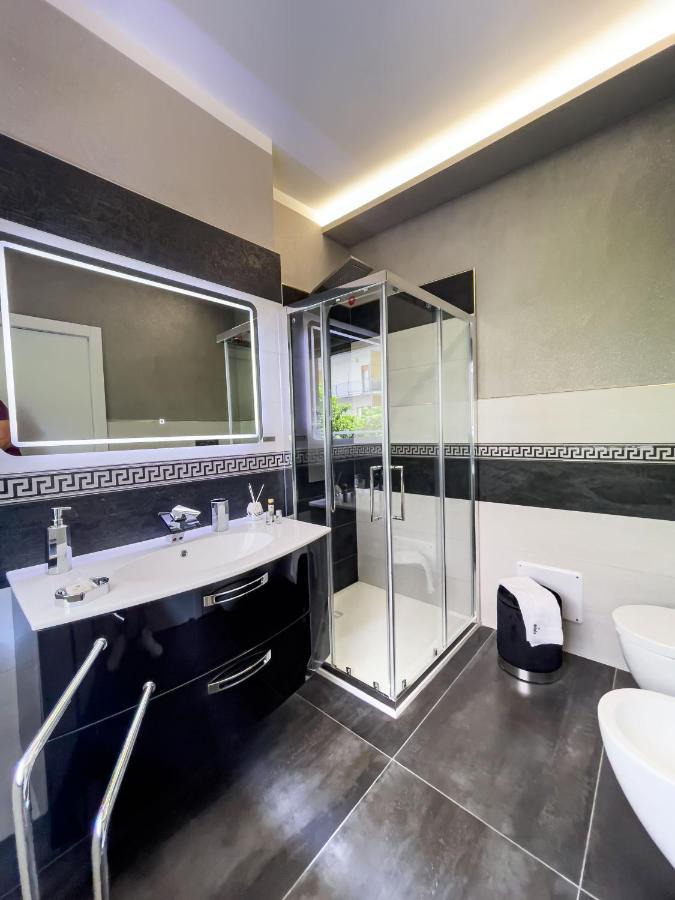 Distinto Suite & Rooms Lecce Exteriör bild