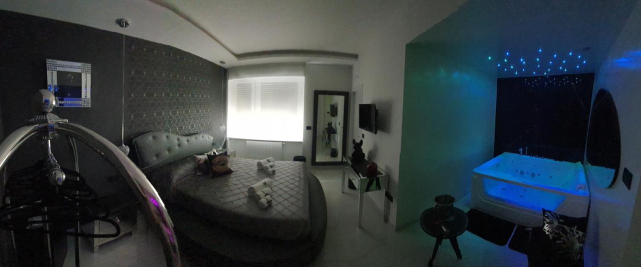 Distinto Suite & Rooms Lecce Exteriör bild